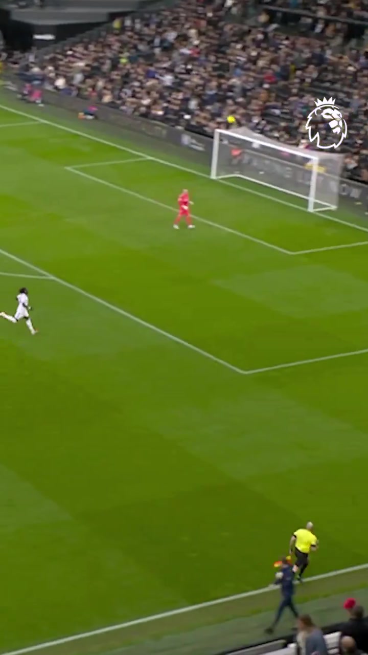 网页版登录入口地址-被狂嘘！英超官号发维卡里奥开大脚失误，配文：有趣的任意球😅