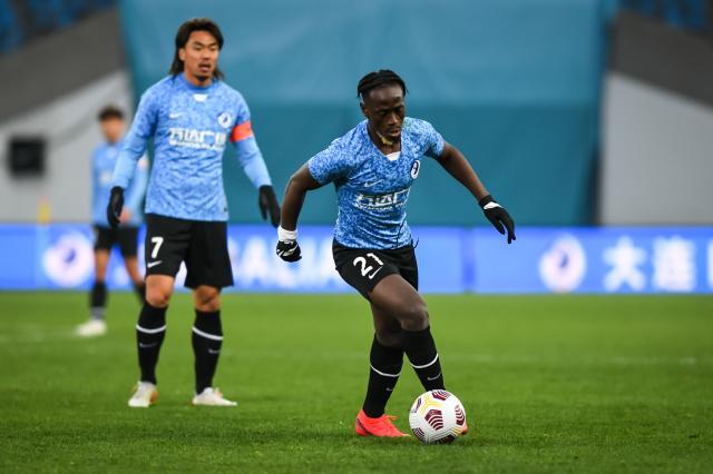 开云娱乐-轻敌？大连人全华班首发葬送3分 半场纠错难改局势