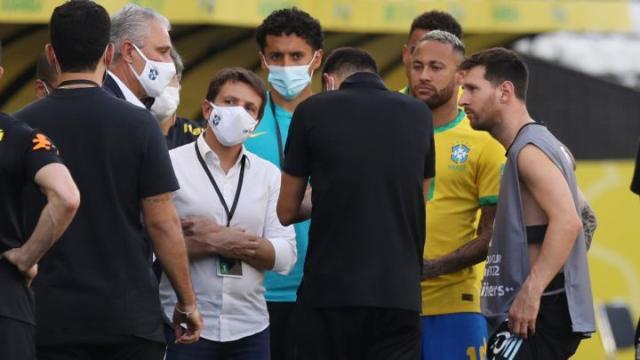 APP下载-巴阿战中断该如何收场？阿媒：FIFA可能明年做决定